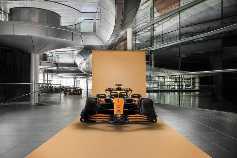 Nuevo monoplaza MCL38 en Silverstone (EFE / Escudería McLaren)