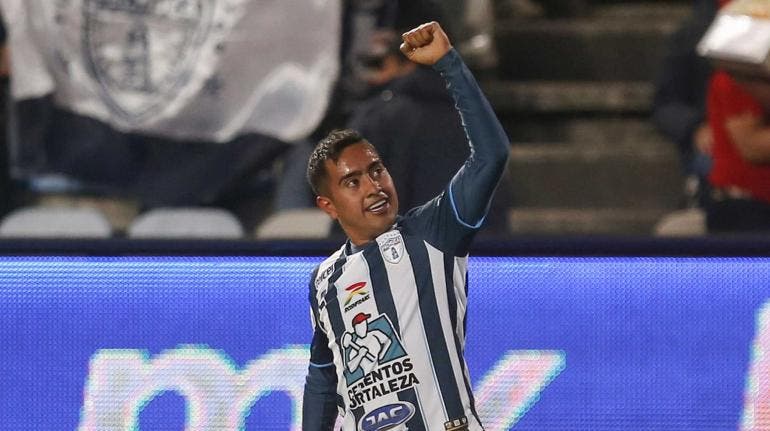 Erick Sánchez, festeja su gol ante León