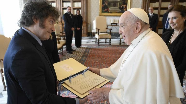 Papa Francisco recibe a Javier Milei