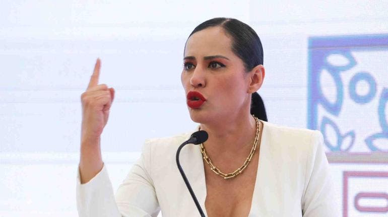 Sandra Cuevas licencia definitiva