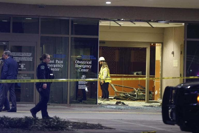 Vehículo entró en la sala de emergencias del St. David's North Austin Medical Center en Austin, Texas (EFE)