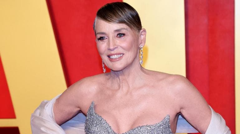 Sharon Stone y William Baldwin se enfrentan luego de acusaciones de presiones para tener relaciones sexuales 