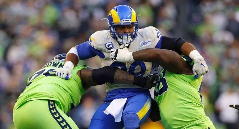 Aaron Donald ex jugador Futbol americano