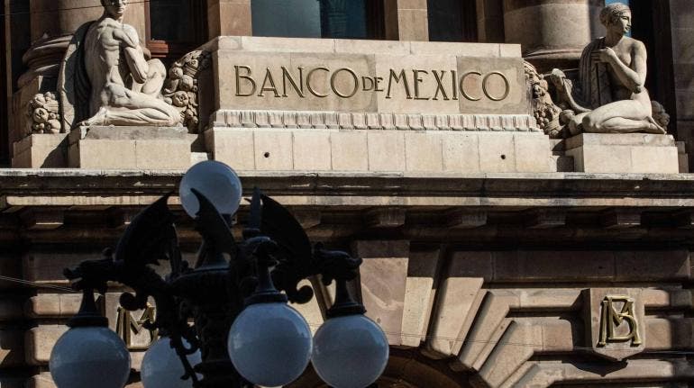 Banxico debilitamiento economia