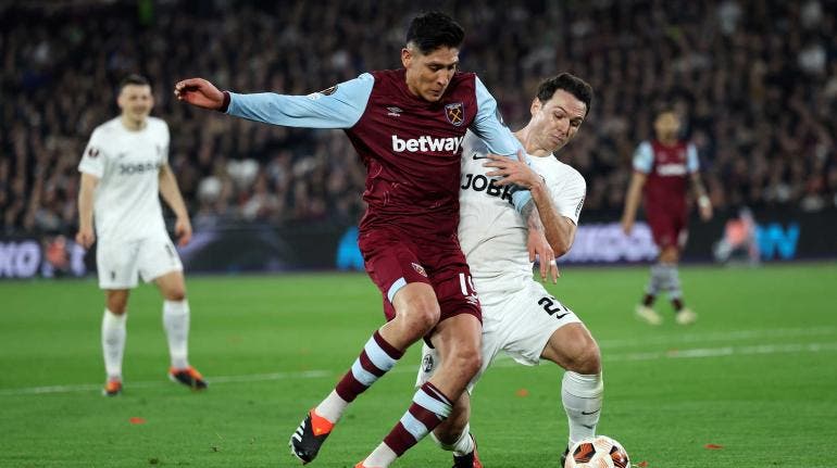 Edson Álvarez jugó 86 minutos en la goleada del West Ham 5-0 al Friburgo