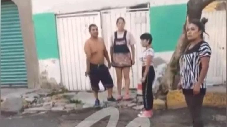 Mujer ataca a vecinos con navaja en la San Felipe de Jesús, GAM