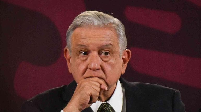 AMLO denuncia ‘oligarquía’ por conceder prisión domiciliaria a Murillo Karam