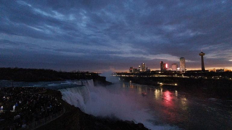 eclipse solar cataratas Niagara