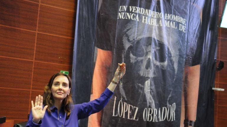 Senado Santa Muerte AMLO Lilly Tellez