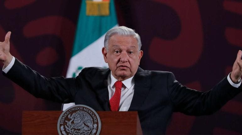 Reconoce AMLO un déficit en generación eléctrica ante apagones en México