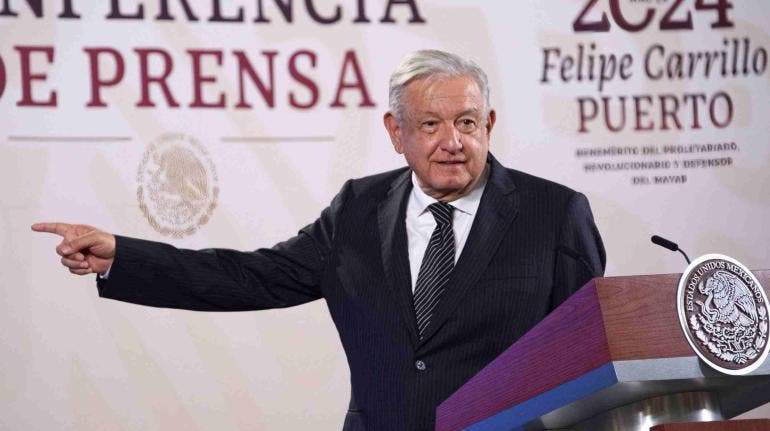  Asegura AMLO el gobernador de Texas se ha ‘moderado’ en política migratoria