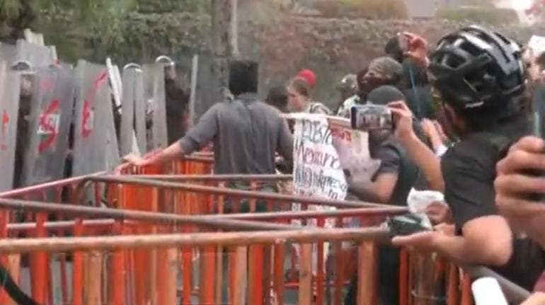 embajada Israel CDMX Molotov