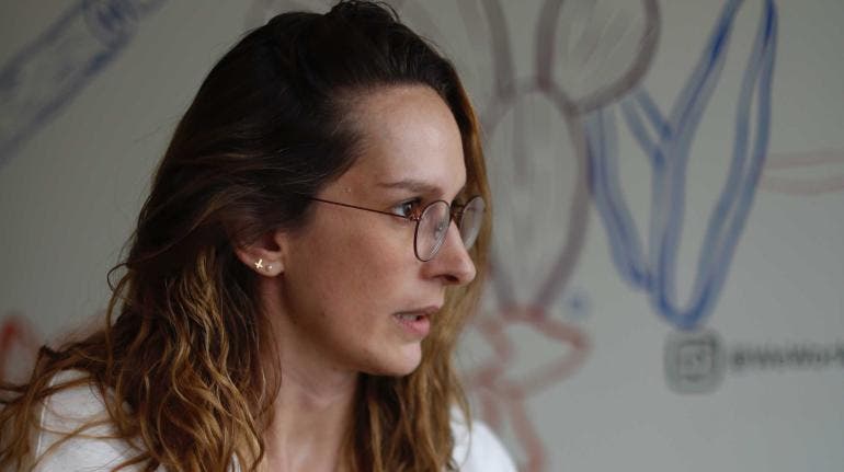 La directora ejecutiva de The Trevor Project, Edurne Balmori