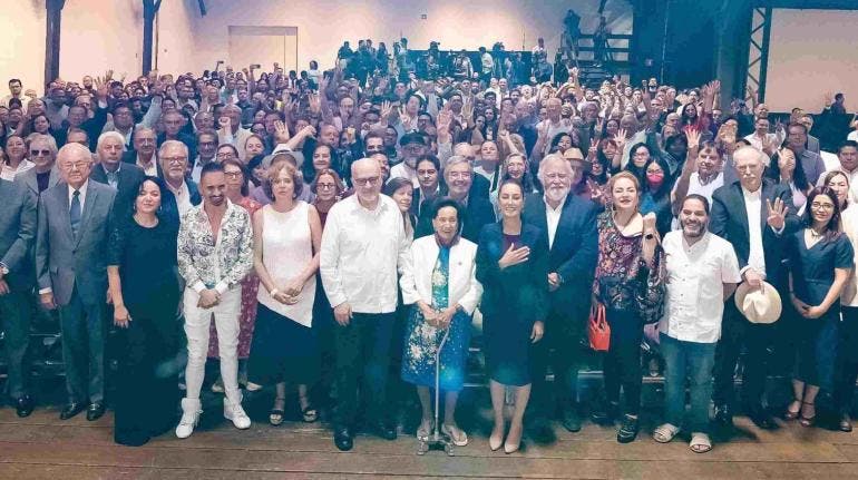 Alrededor de 900 académicos e intelectuales llaman a votar por Sheinbaum