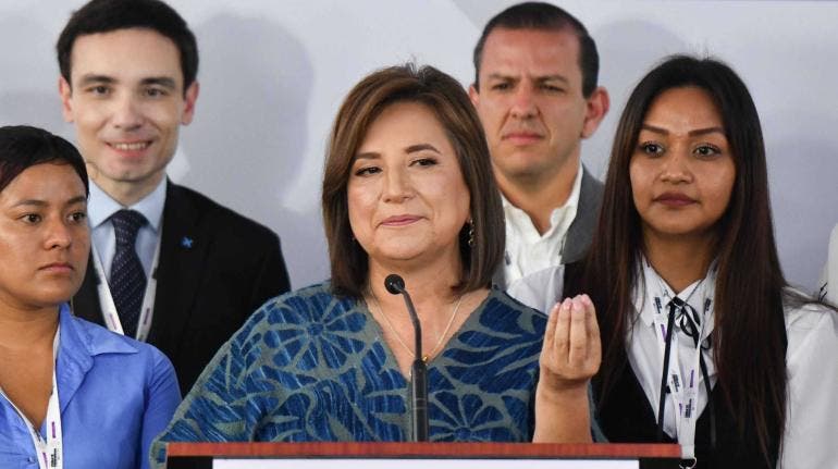 Xochitl Galvez Mario Delgado