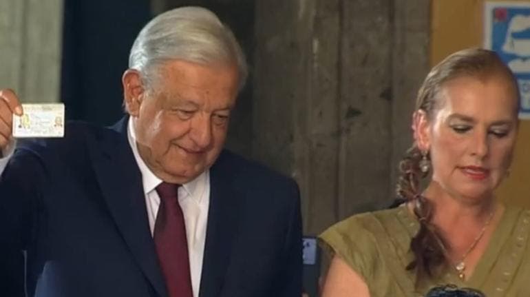 AMLO vota Gutierrez Muller Antiguo Palacio Arzobispado