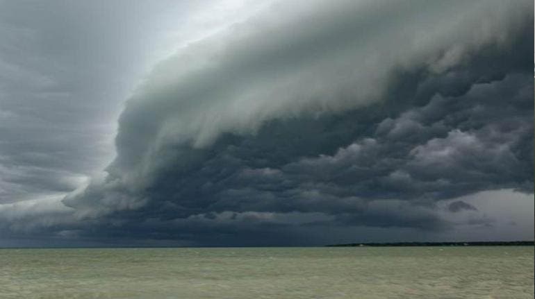 Vigila SMN, zona de baja presión con potencial ciclónico en el Golfo de México