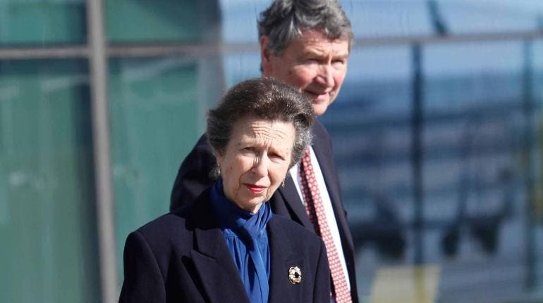 La princesa Ana ‘se recupera bien’, dice su marido