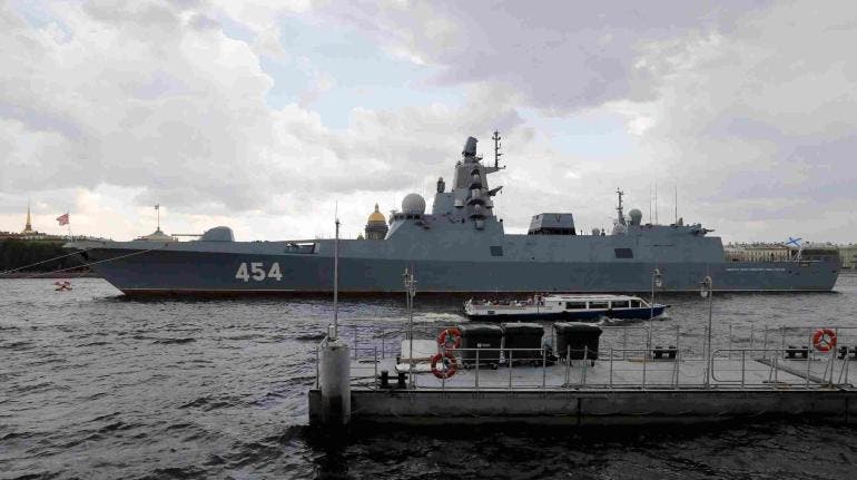 Cuba confirma la llegada de tres barcos y un submarino nuclear rusos