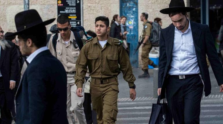 Tribunal de Israel ordena el reclutamiento militar de judíos ultraortodoxos