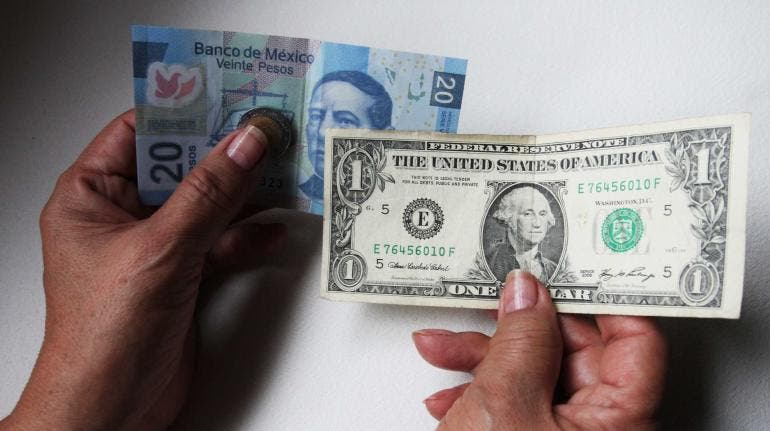 UNAM peso dolar depreciacion