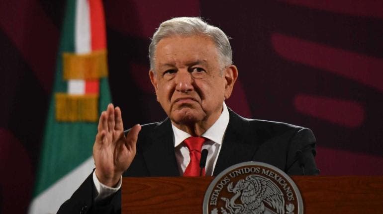 AMLO denuncia ‘maniobra politiquera’ de juez para evitar mayoría en Congreso