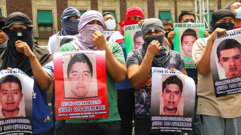 normalistas Ayotzinapa Cesar Nava Gonzalez