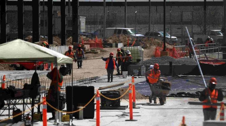 Se crearon más de 295 mil empleos formales en la primera mitad del año: IMSS