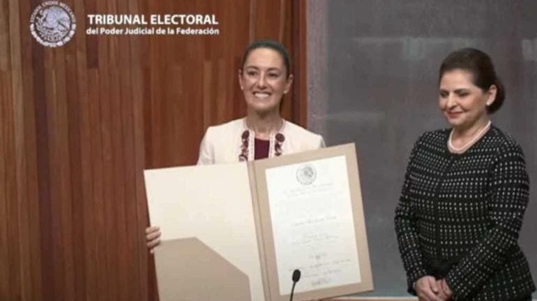 TEPJF entrega a Claudia Sheinbaum constancia de mayoría