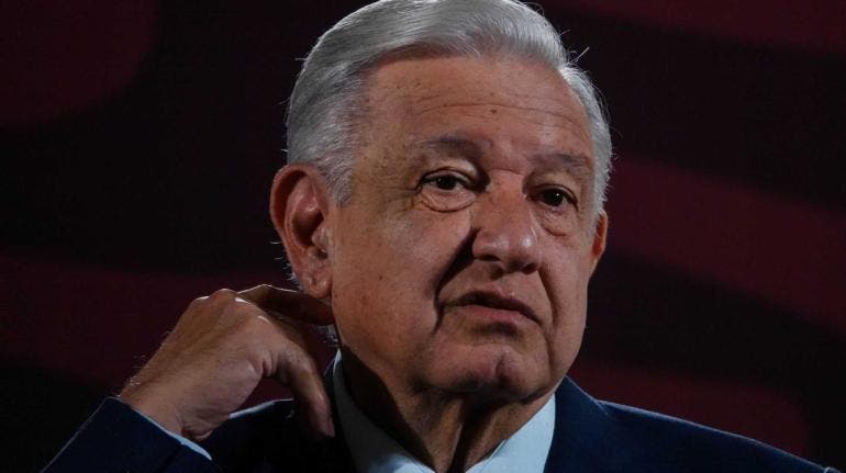 Afirma AMLO, su postura ayuda a frenar la violencia en Venezuela 