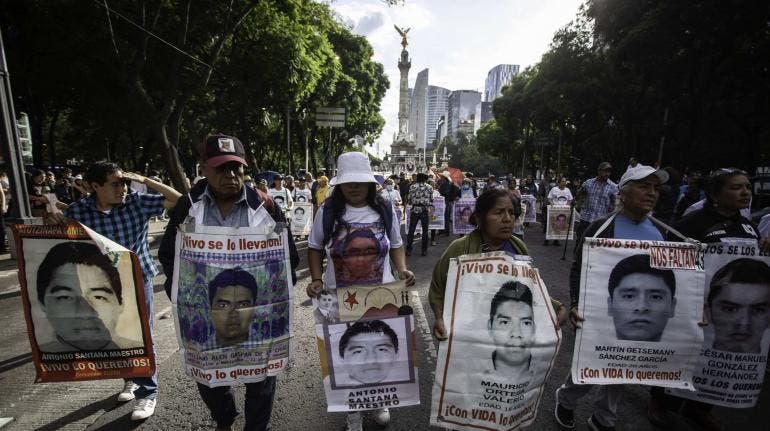 AMLO oculta informacion Ayotzinapa