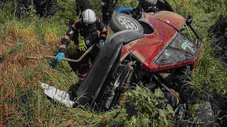 Auto es embestido por tren en Querétaro; hay cuatro muertos