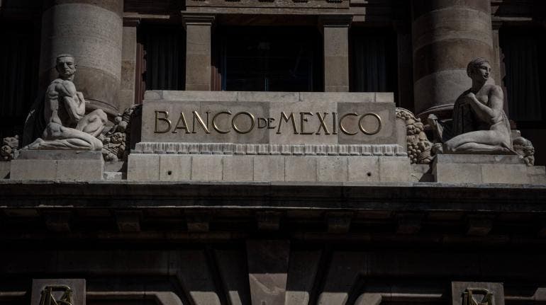 Banxico tasa interes baja 10.75