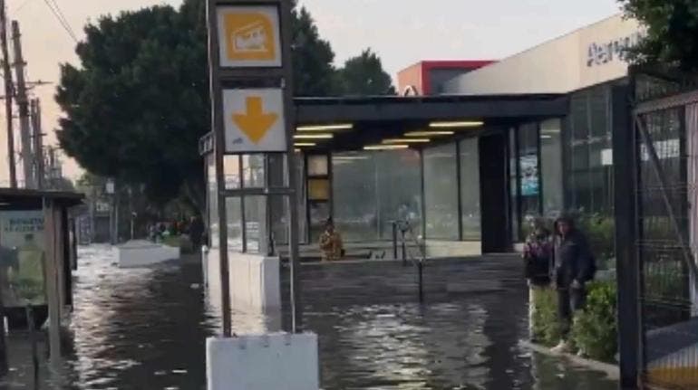 Línea 5 inundada