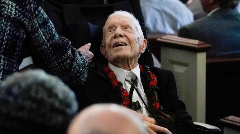 Expresidente Jimmy Carter, con 100 años, espera votar por Harris