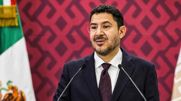 Gabinete de Sheinbaum: Martí Batres nuevo director del ISSSTE