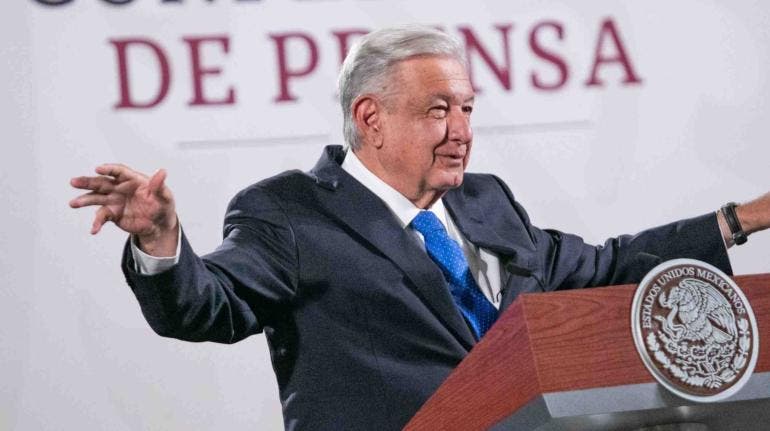 Gobierno de Sheinbaum tendrá diferencias, ‘No somos gemelos’: AMLO