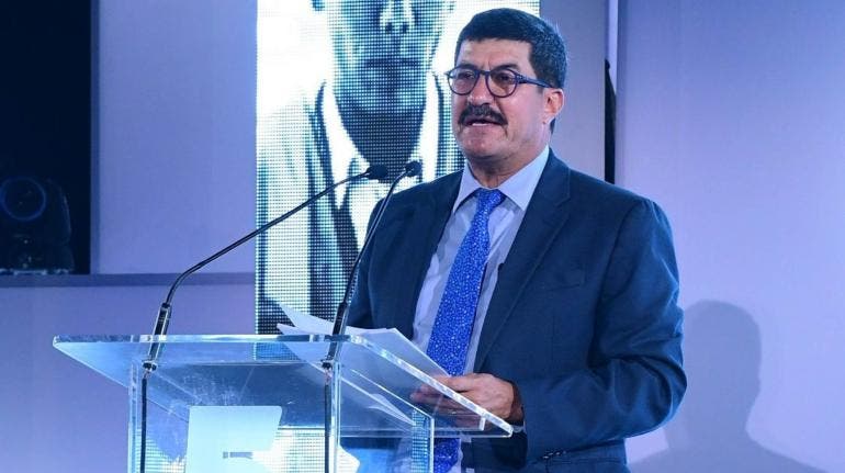 Javier Corral denuncia Maru Campos