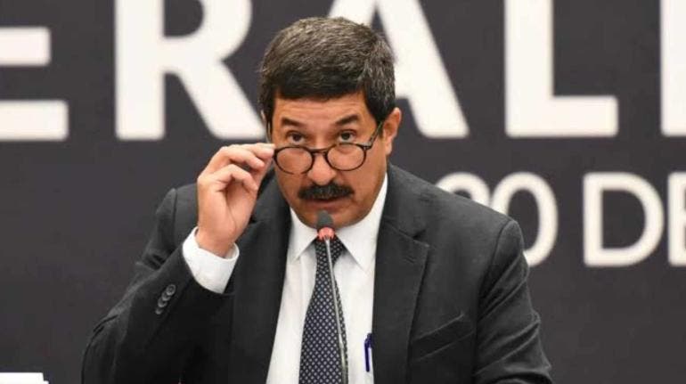 Notifican al Senado sobre nueva orden de aprehensión contra Javier Corral