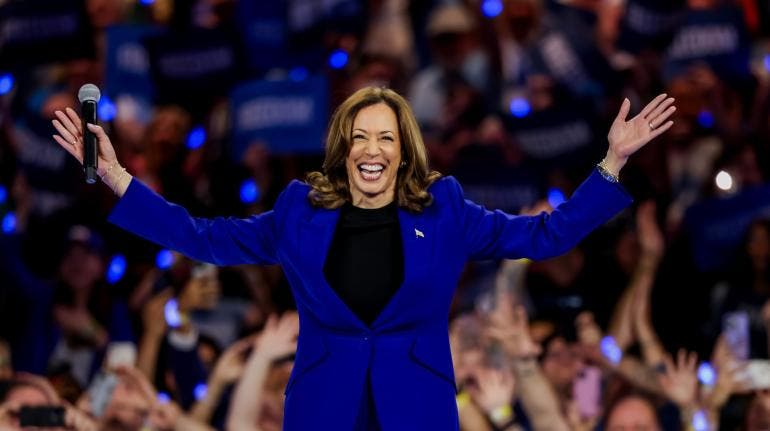 oficializan candidatura Kamala Harris