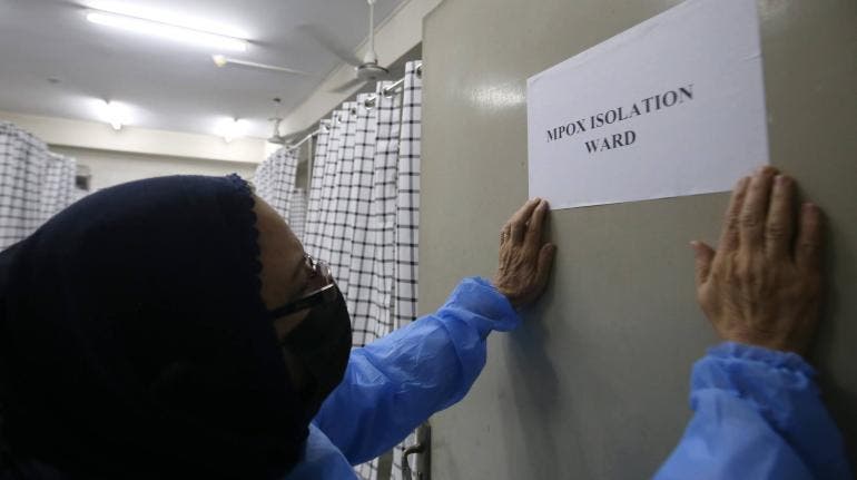 OMS mpox intenta calmar