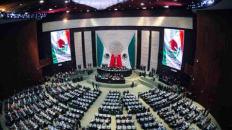 Sheinbaum pide a INE aprobar diputaciones plurinominales