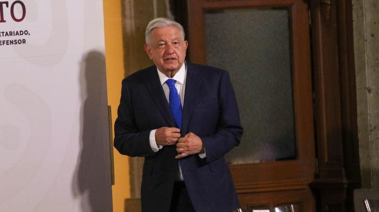 sobrerrepresentacion AMLO exhibir fondos