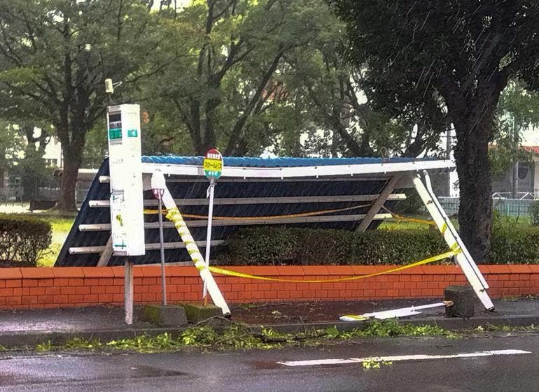 Poderoso tifón Shanshan deja a su paso caos y muerte en Japón (EFE)