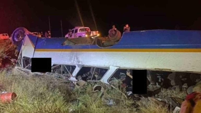 Vuelca camión con jornaleros agrícolas en Zacatecas