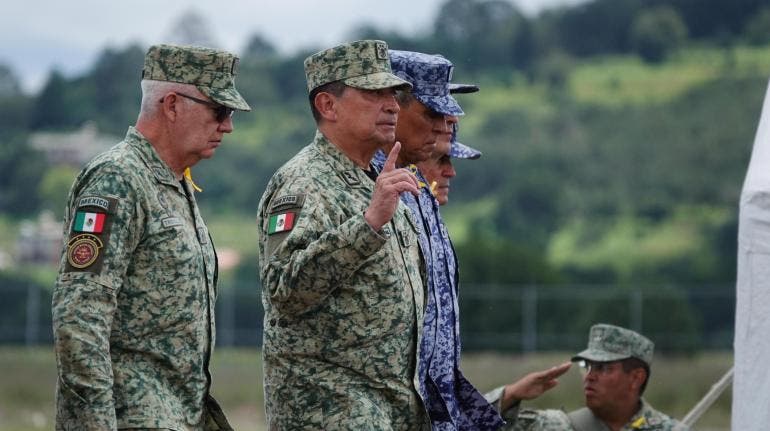 AMLO reformas legales Ejercito impuestos turismo control armas