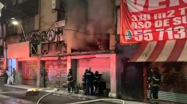  Incendio en bar de Eje Central fue provocado, según vecinos