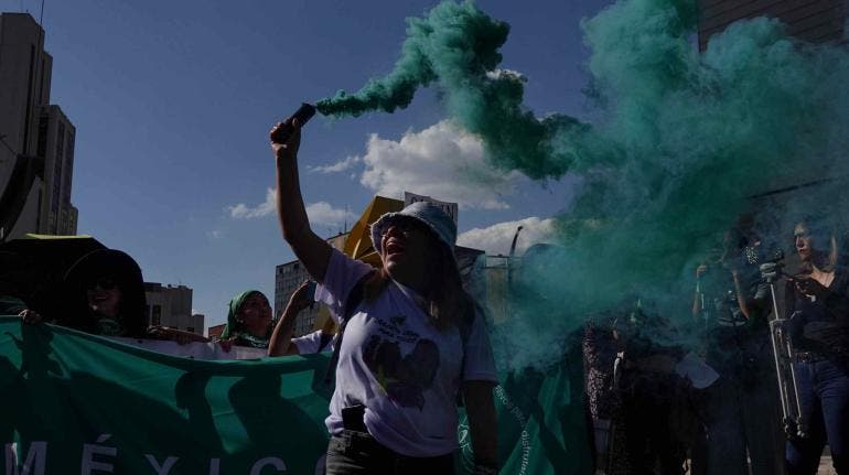 Especialistas piden al Congreso a derogar el delito de aborto a nivel federal