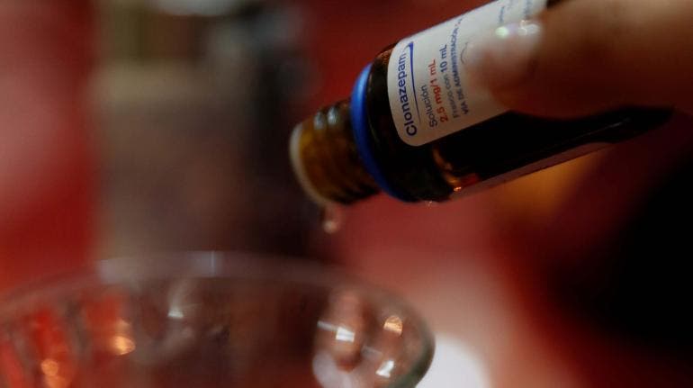 Estudiantes de secundaria en NL se intoxican con medicamento por reto viral