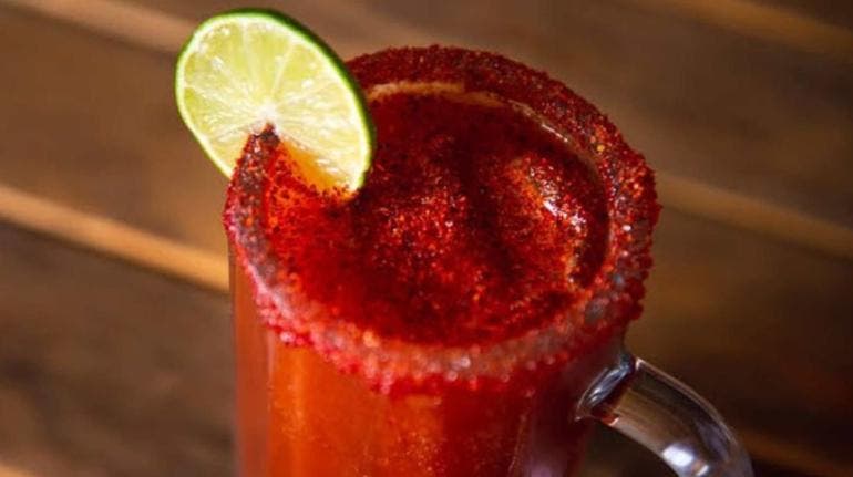 ‘Ley Michelada’: En esto consiste la iniciativa para penalizar venta de alcohol en calles